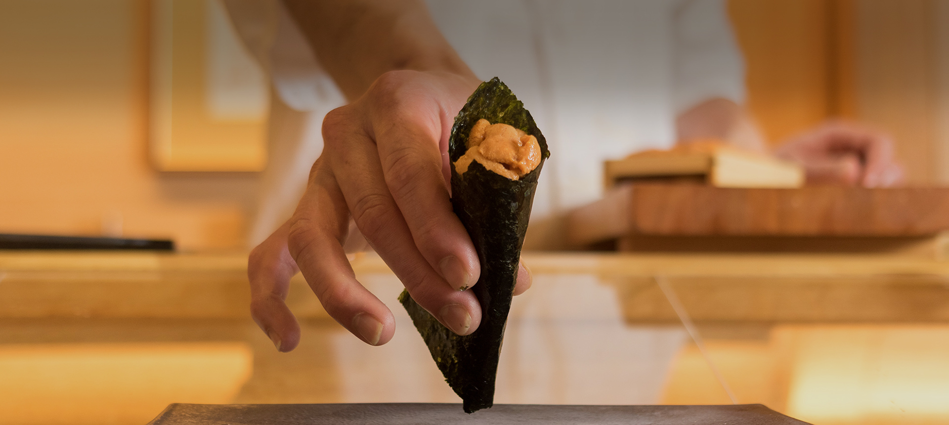 北の海の本格鮨を味わう。オホーツク海に面した網走の新鮮で旬な素材。旨い鮨を真心こめて。